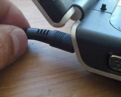 Laptop không sạc được pin phải làm sao?